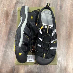 Keen Newport H2 Men’s size 10.5 Black